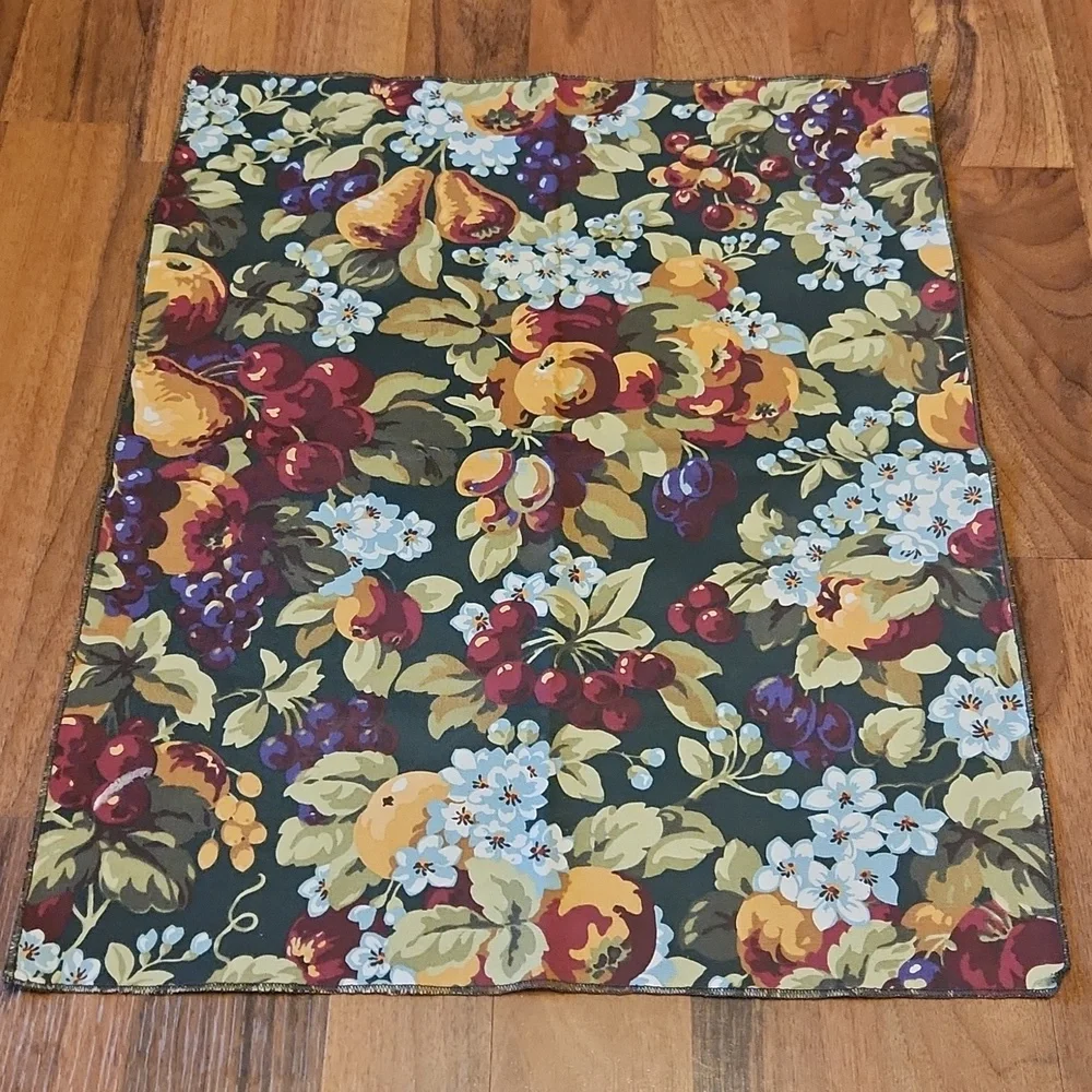Laura Ashley Cloth Napkins Set of Five Rubens Green Floral Fruit Print New! NWT